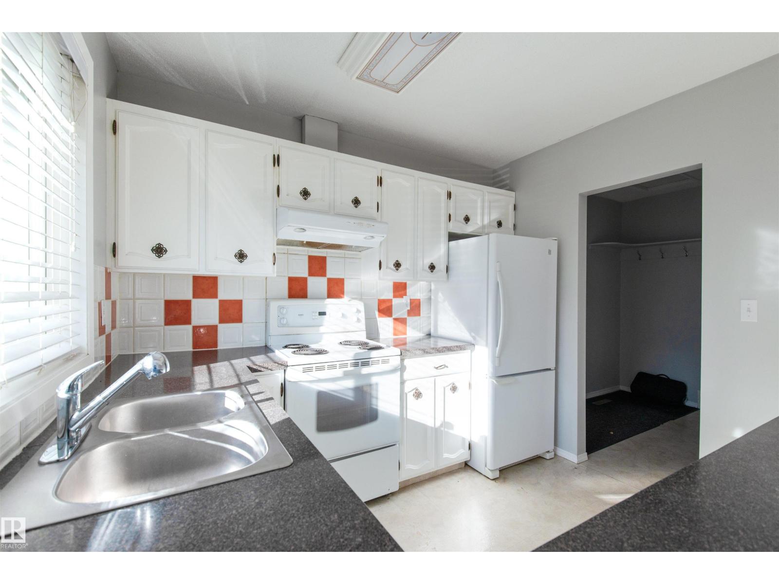 4411 49 AV - Image 5