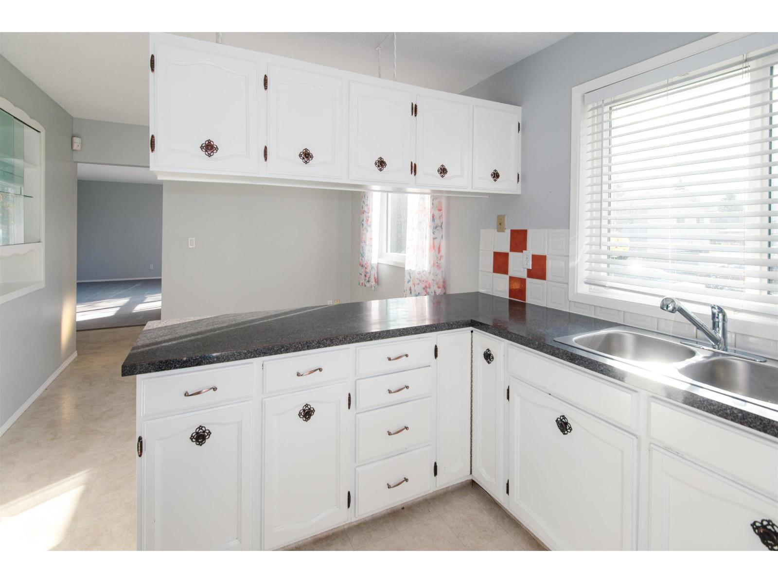 4411 49 AV - Image 6