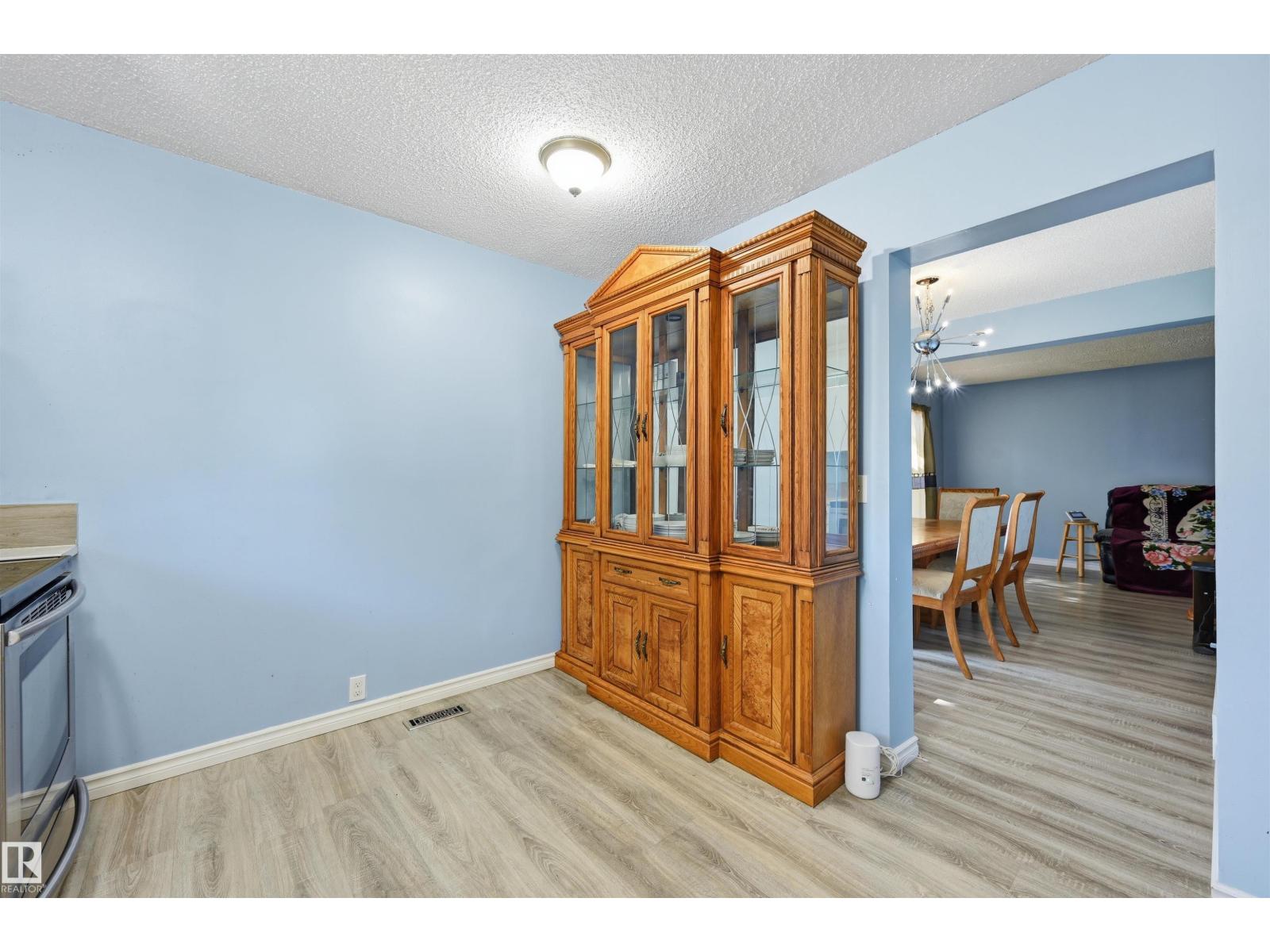 8423 MILL WOODS RD NW - Image 7