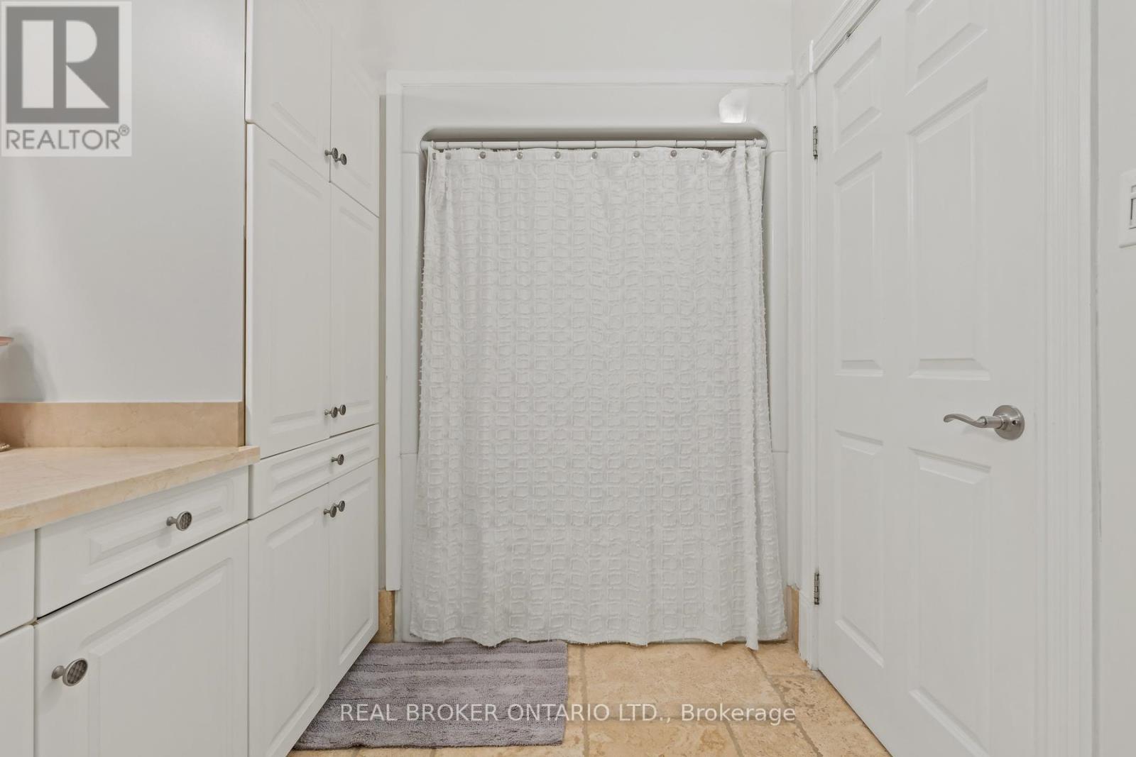 25 STEWARTTOWN ROAD - Image 40