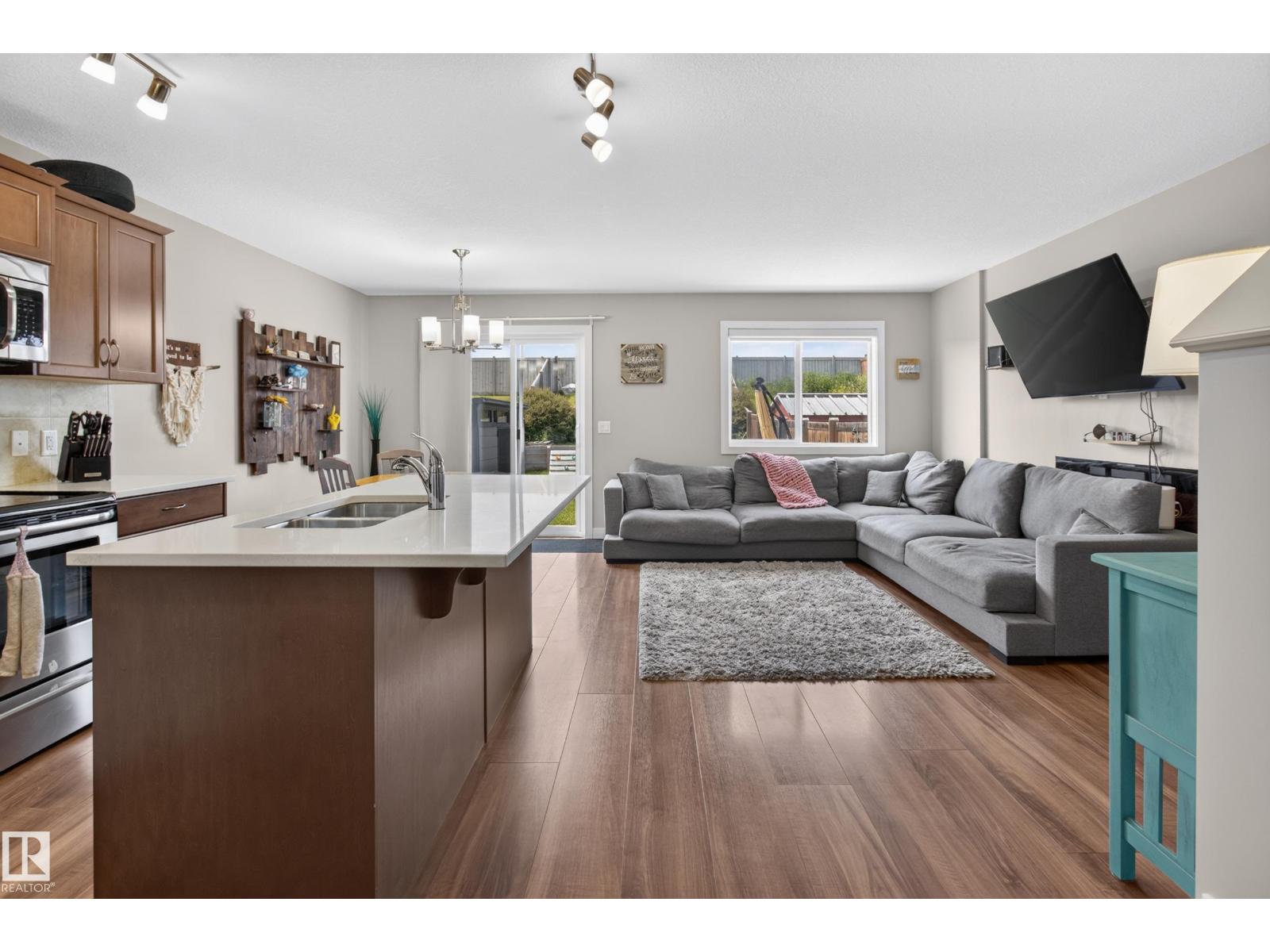 3520 9 ST NW - 2