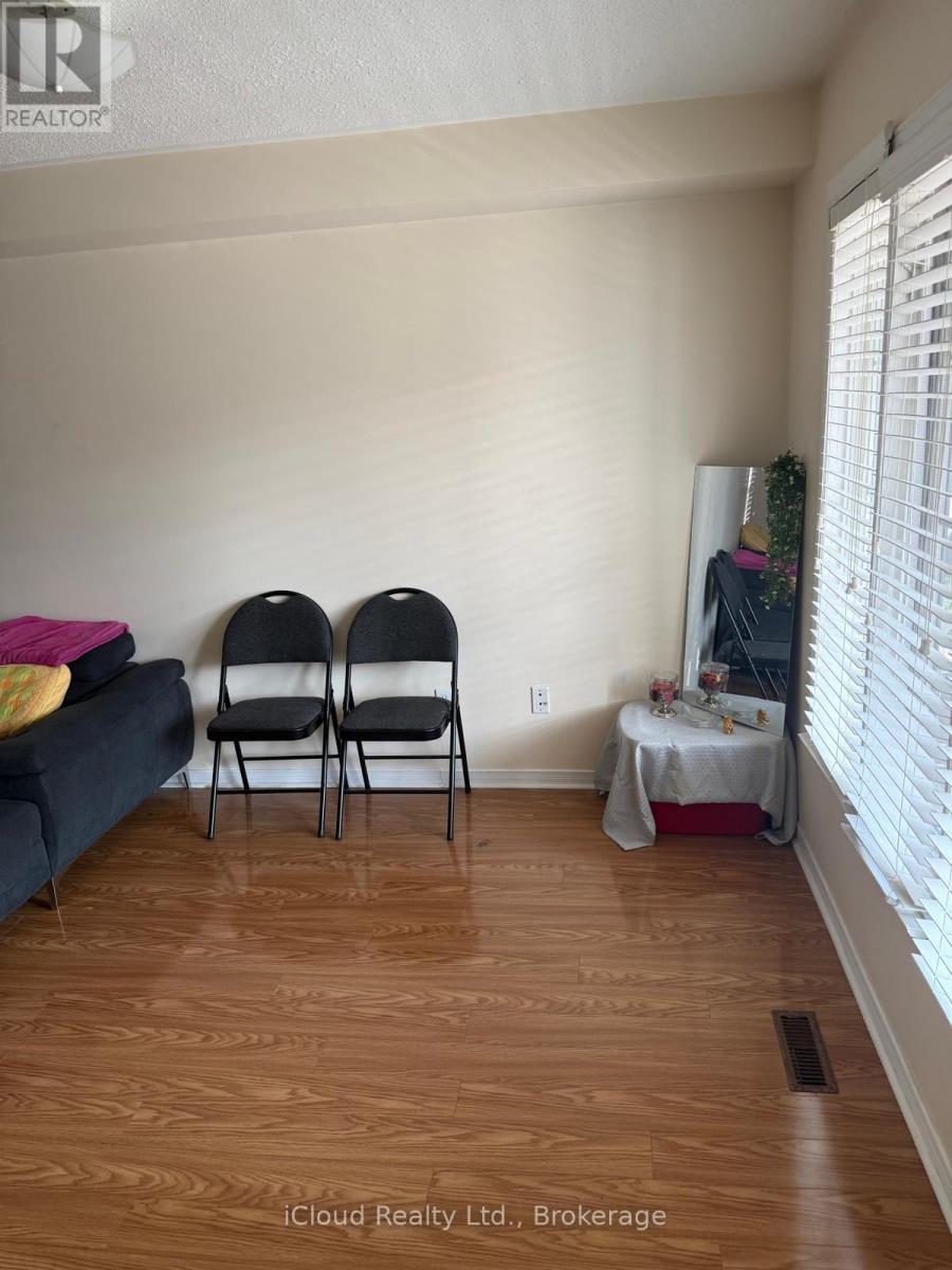 5 Flatlands Way, Brampton (Sandringham-Wellington), Ontario, L6R2B5, Brampton (Sandringham-Wellington), Ontario — photo 4 of 5