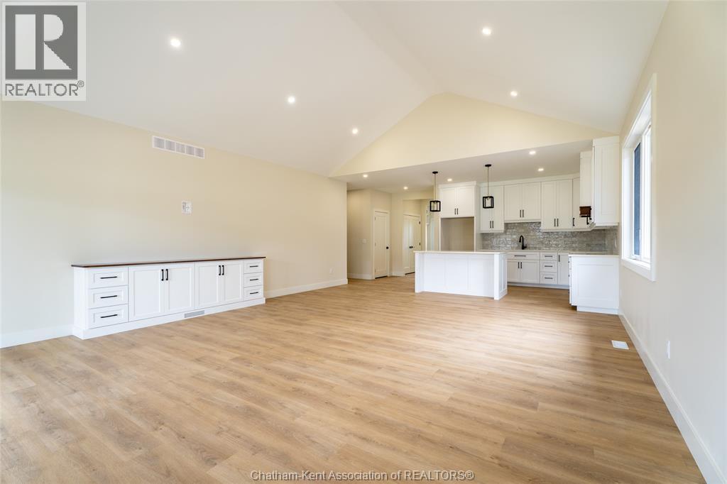 56 LANTERN LANE - Image 10