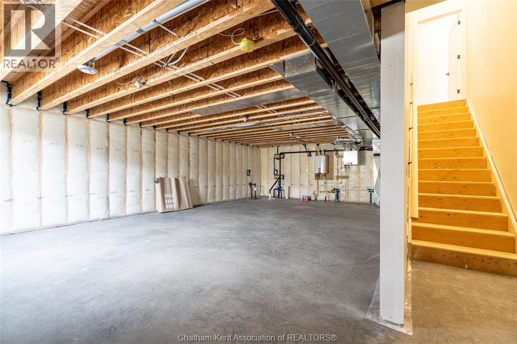 56 LANTERN LANE - 36