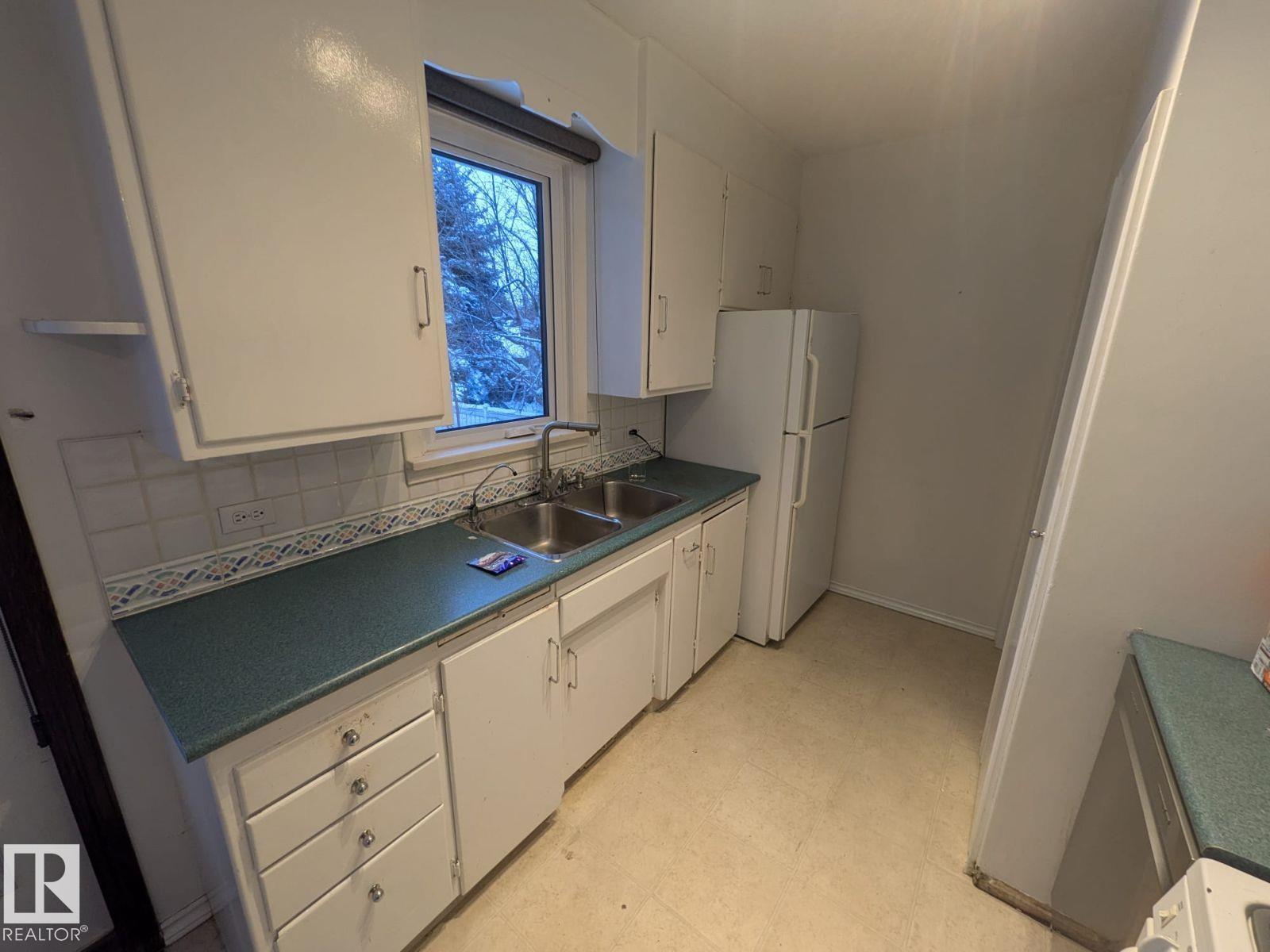 9733 143 ST NW - Image 9