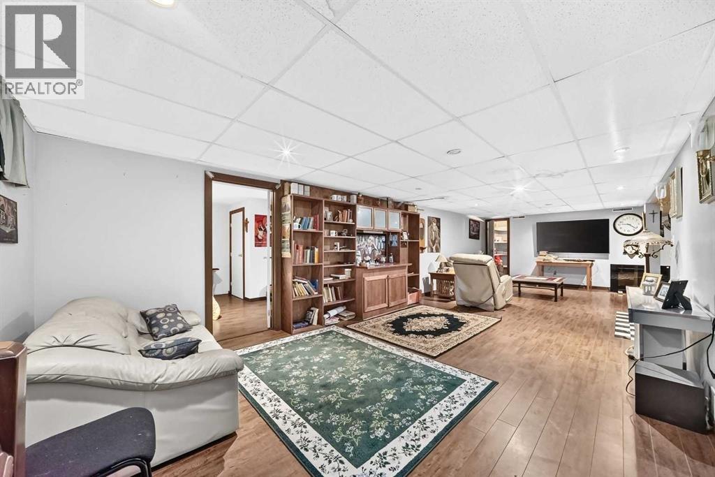 728 Willacy Drive SE - 15