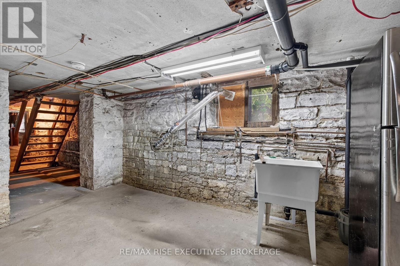 229 ALFRED STREET - 37