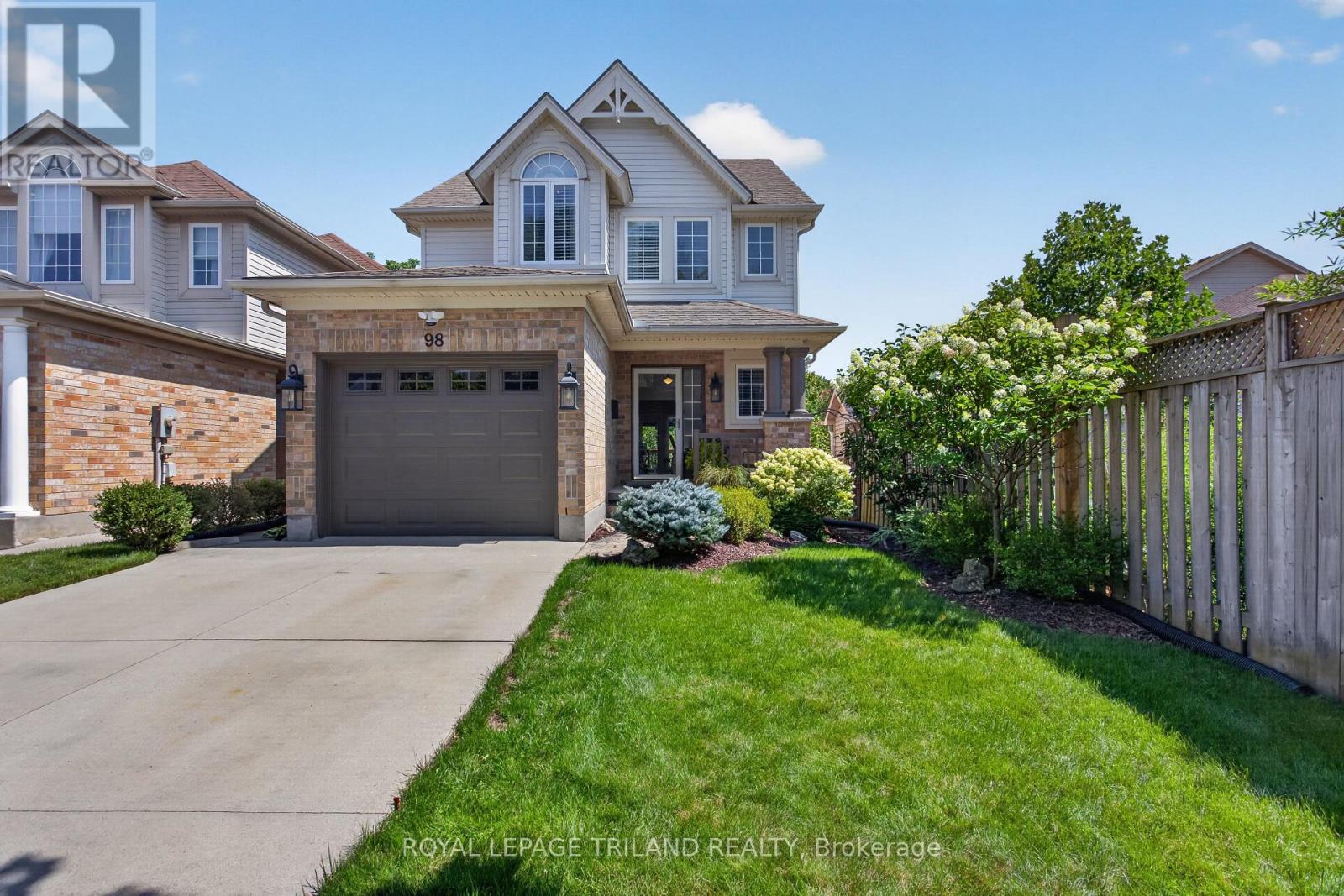 3 bedroom Single Family exterior, 98 Rossmore Court, London South (South P), Ontario