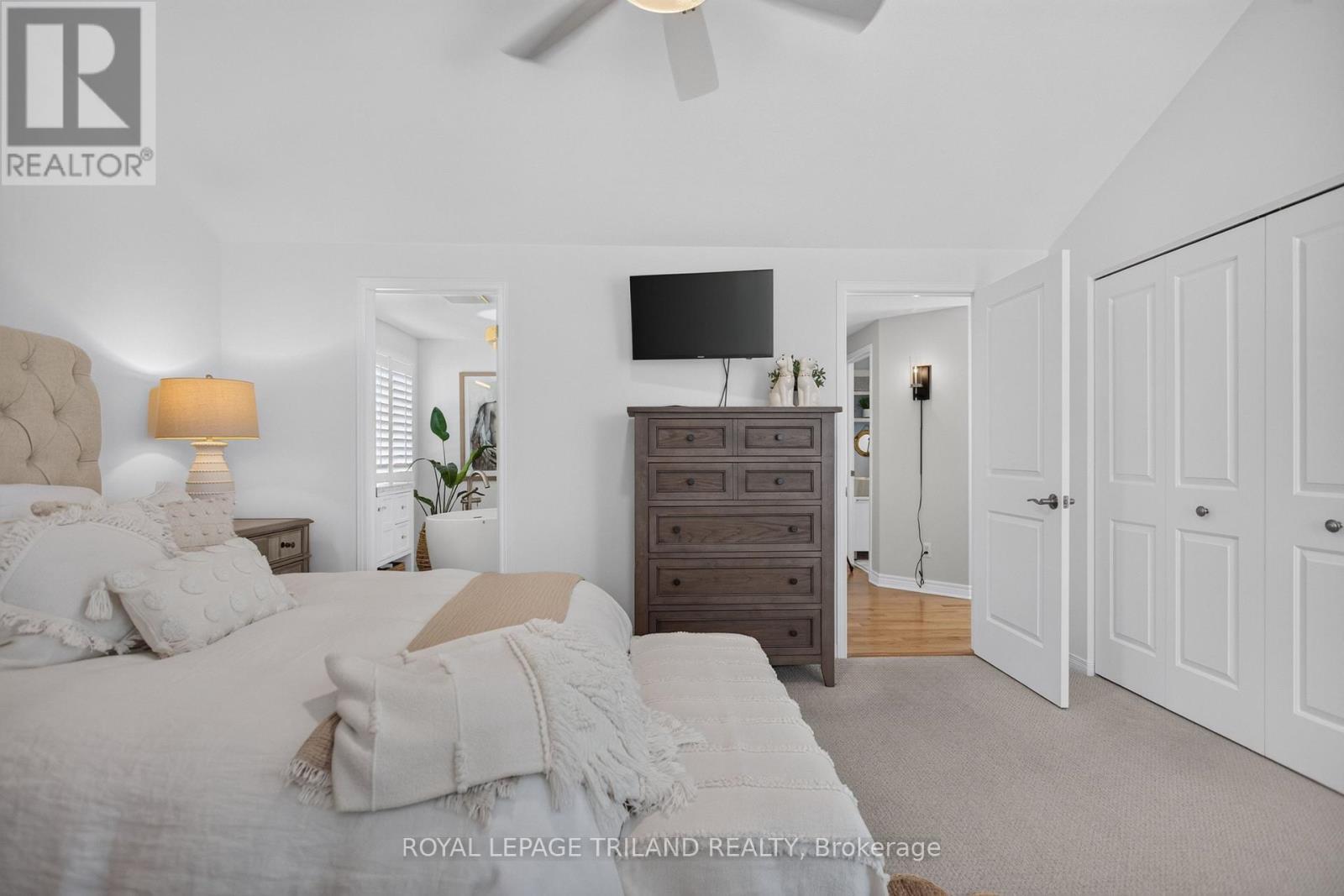 98 ROSSMORE COURT - 23