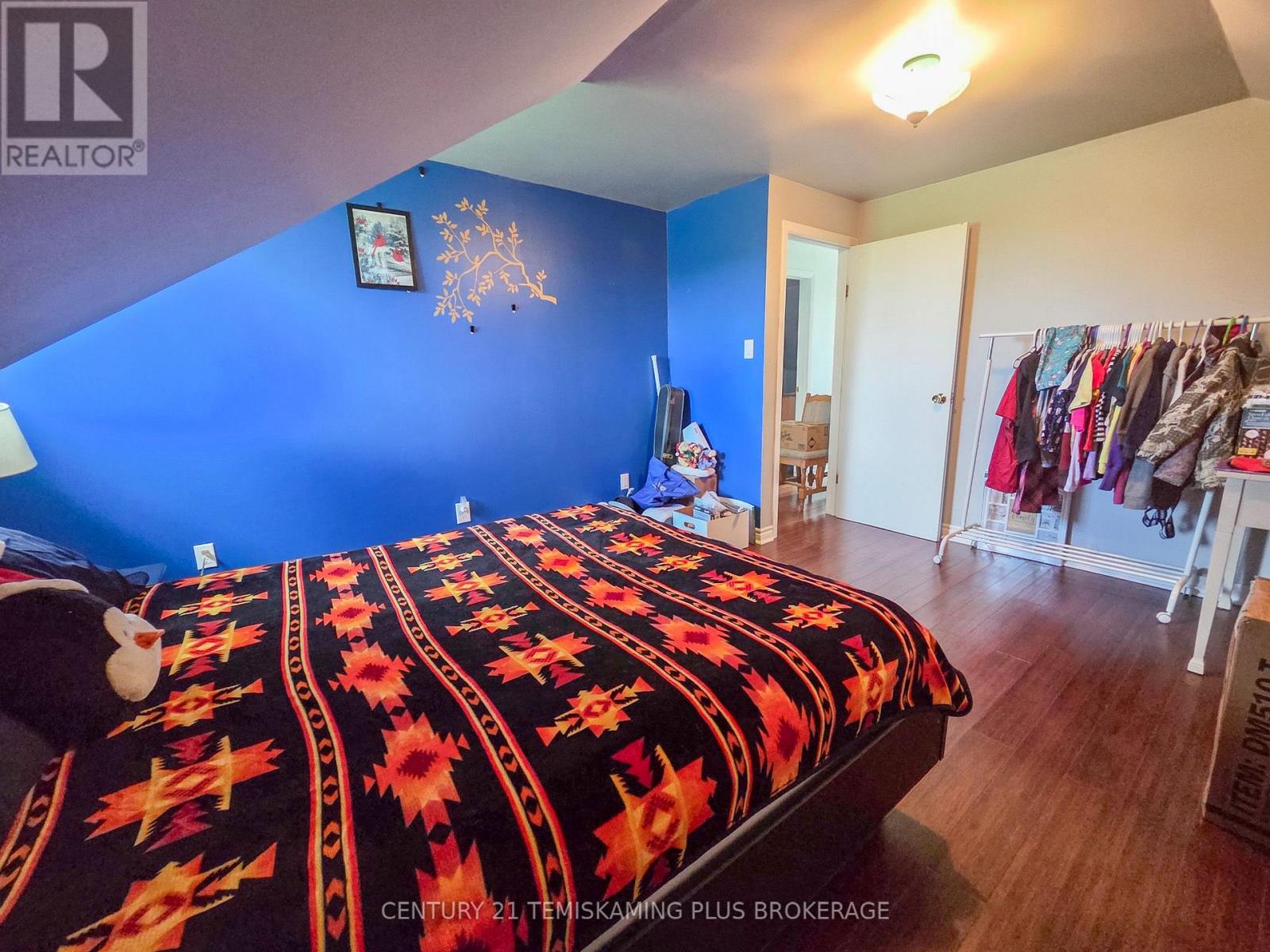 704344 ROCKLEY ROAD - 23