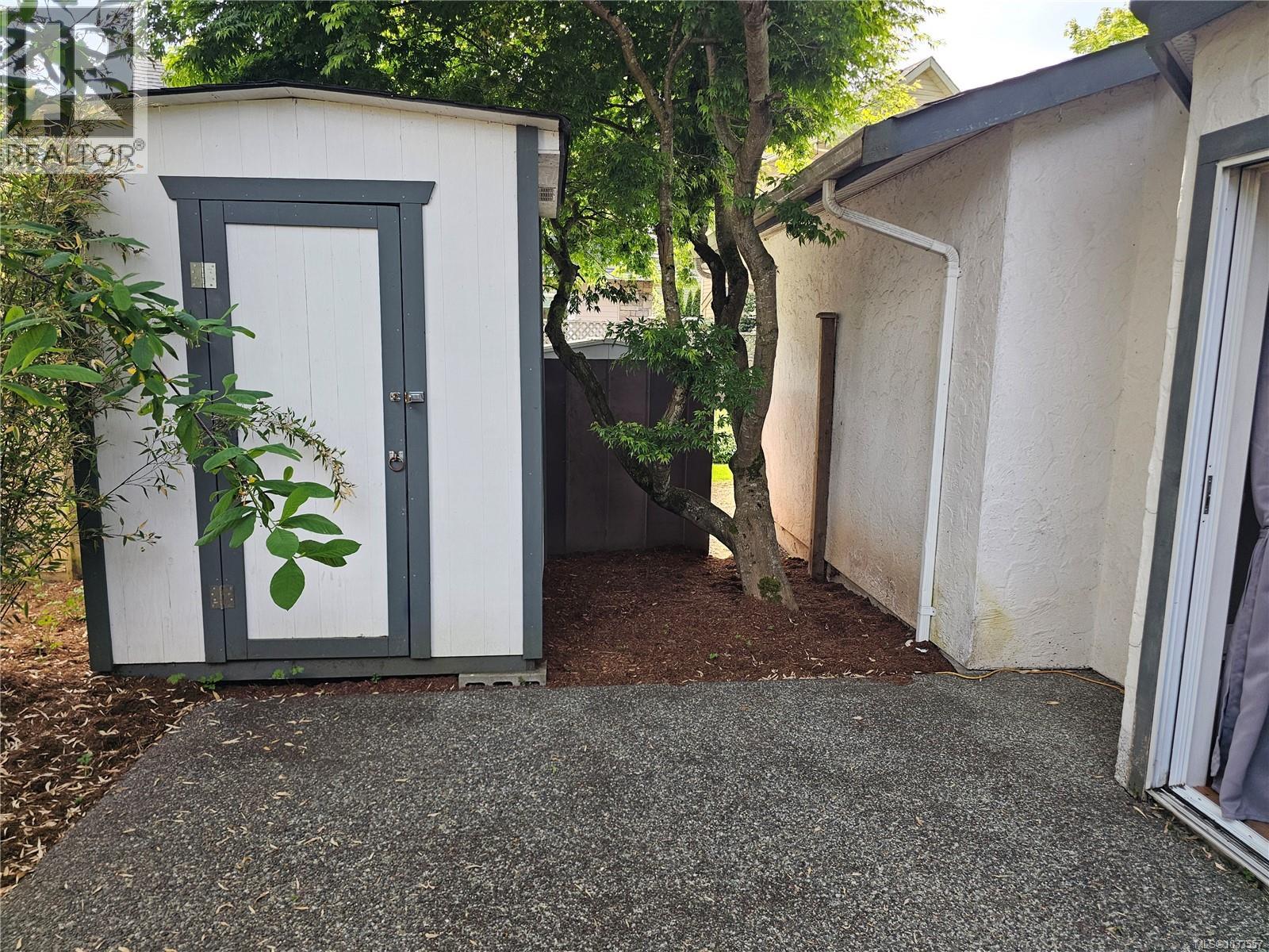 #4 9923 Seventh St - 20