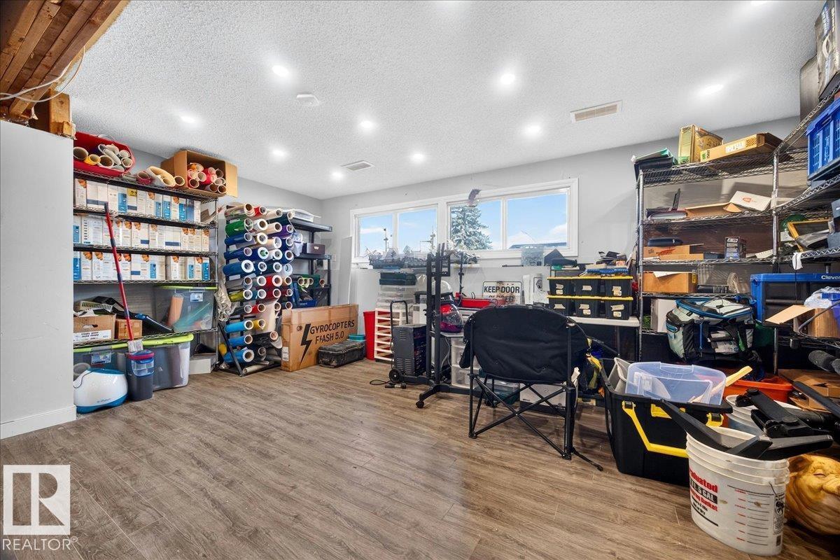 5215 50 AV - Image 35