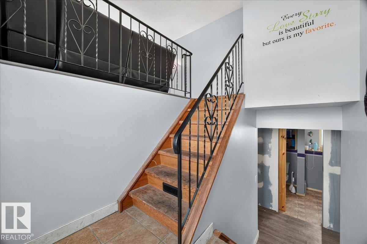 5215 50 AV - Image 9