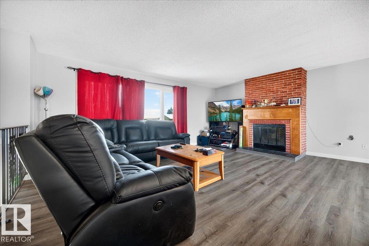 5215 50 AV - Image 12