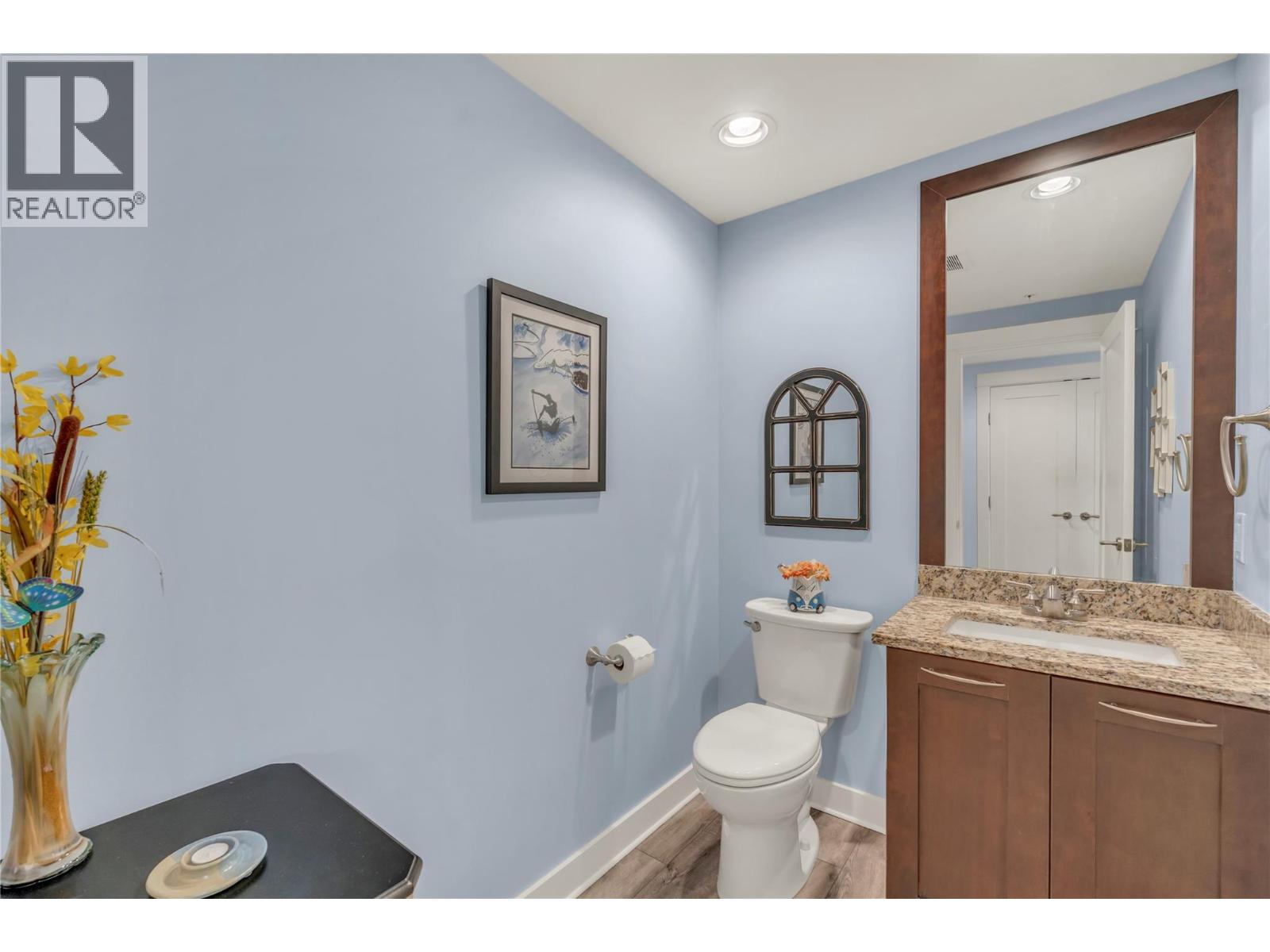 #902 75 MARTIN Street - 6