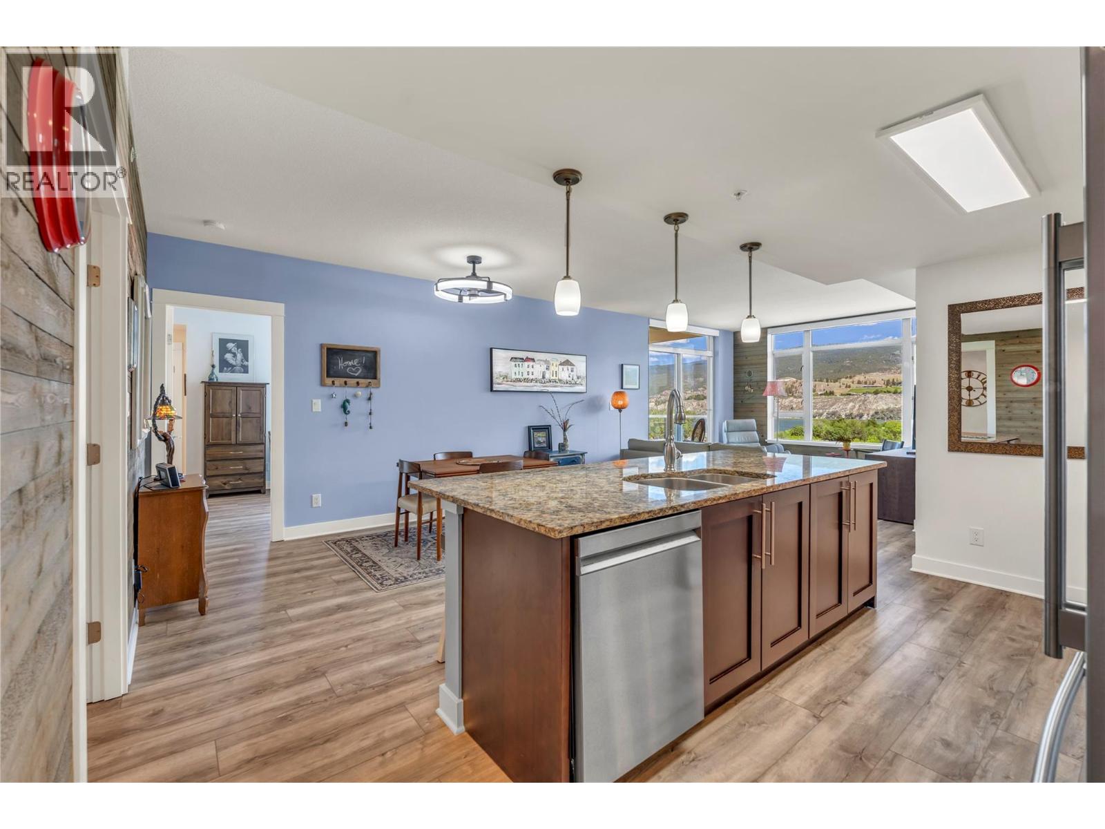 #902 75 MARTIN Street - 7