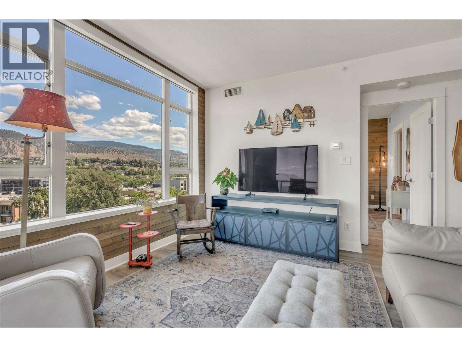 #902 75 MARTIN Street - 19