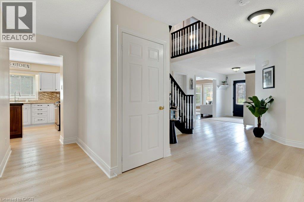 39 FALCON Court - Image 11