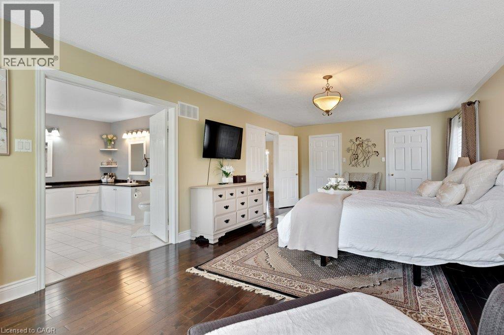 39 FALCON Court - Image 25
