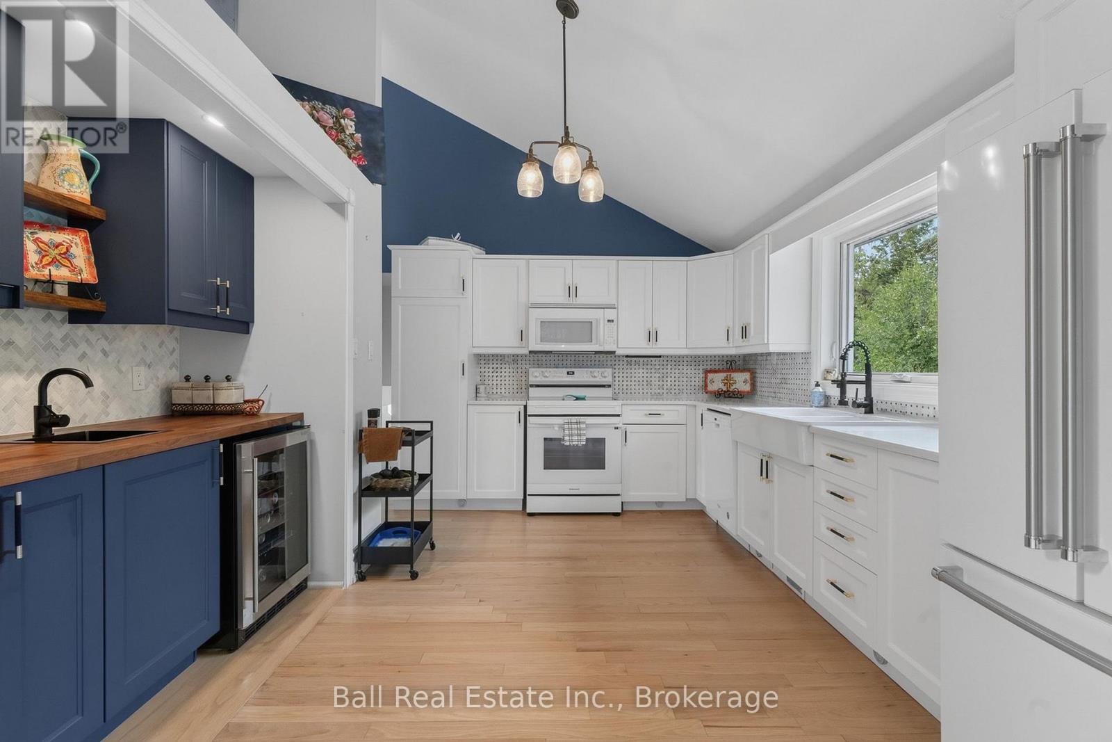 118 ECHO BAY ROAD E - Image 10
