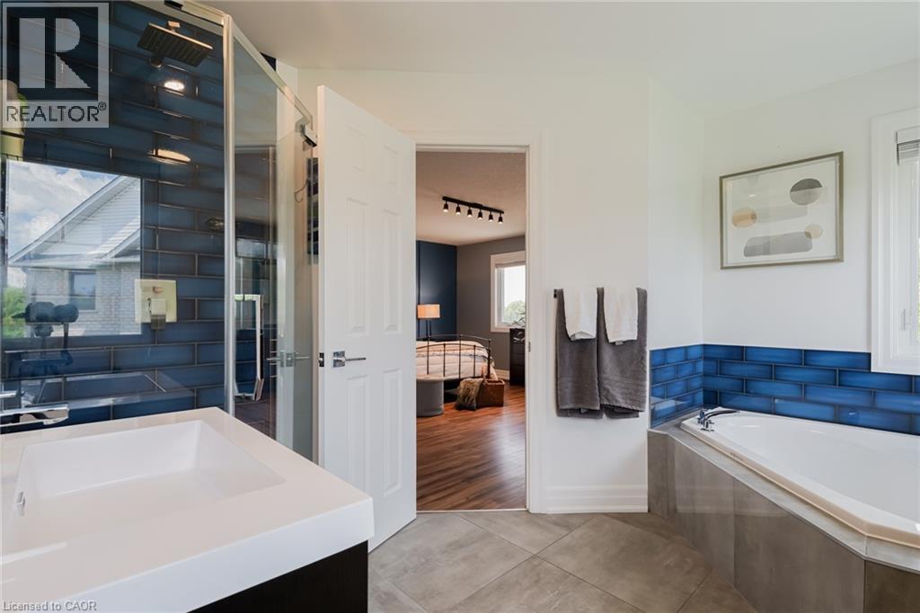 2125 WHITE DOVE Circle - 22