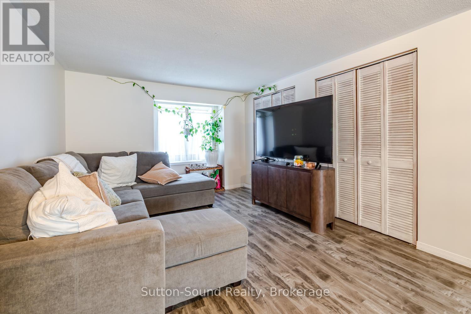 623 FRANK STREET - 18