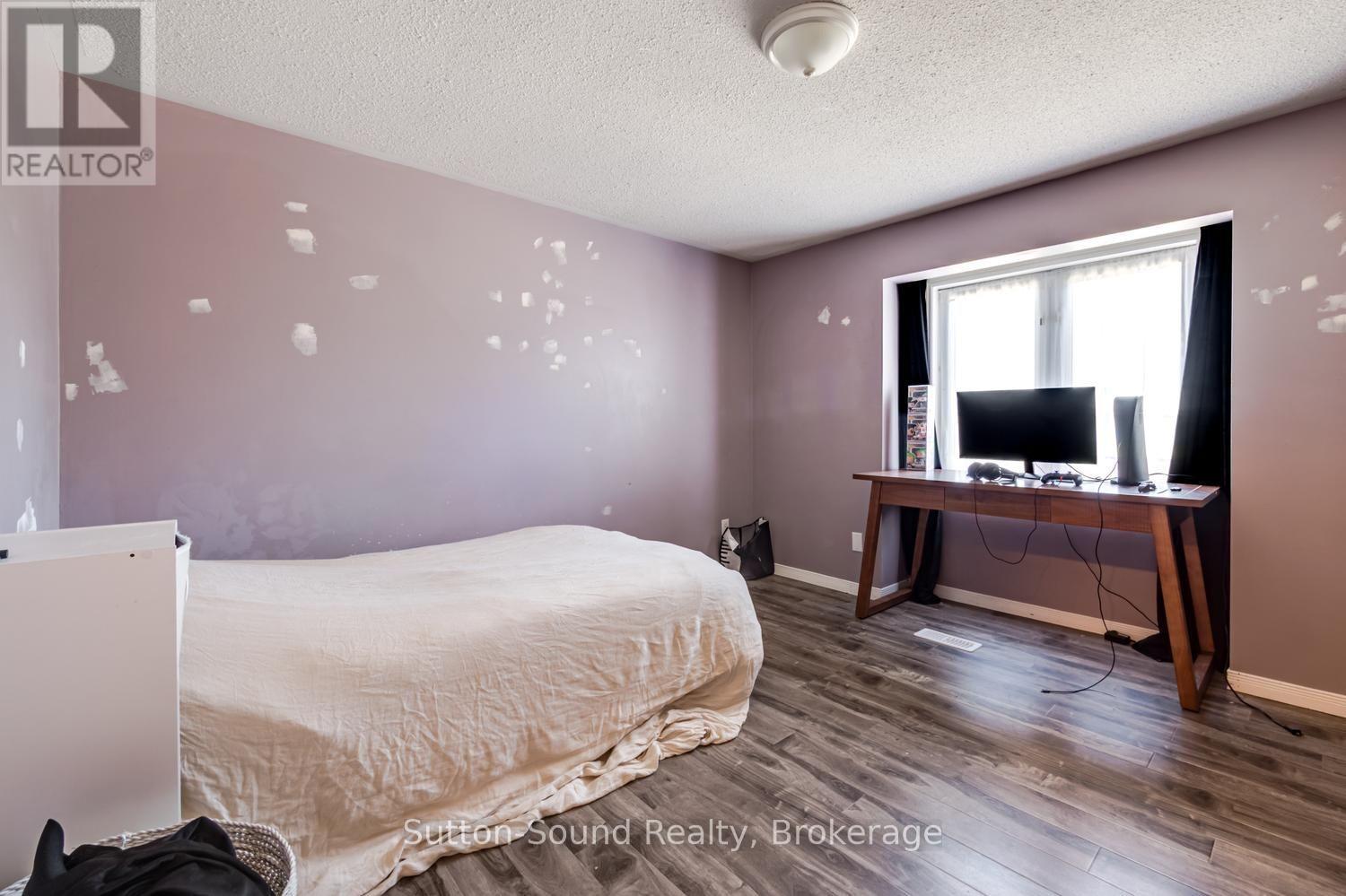 623 FRANK STREET - 27