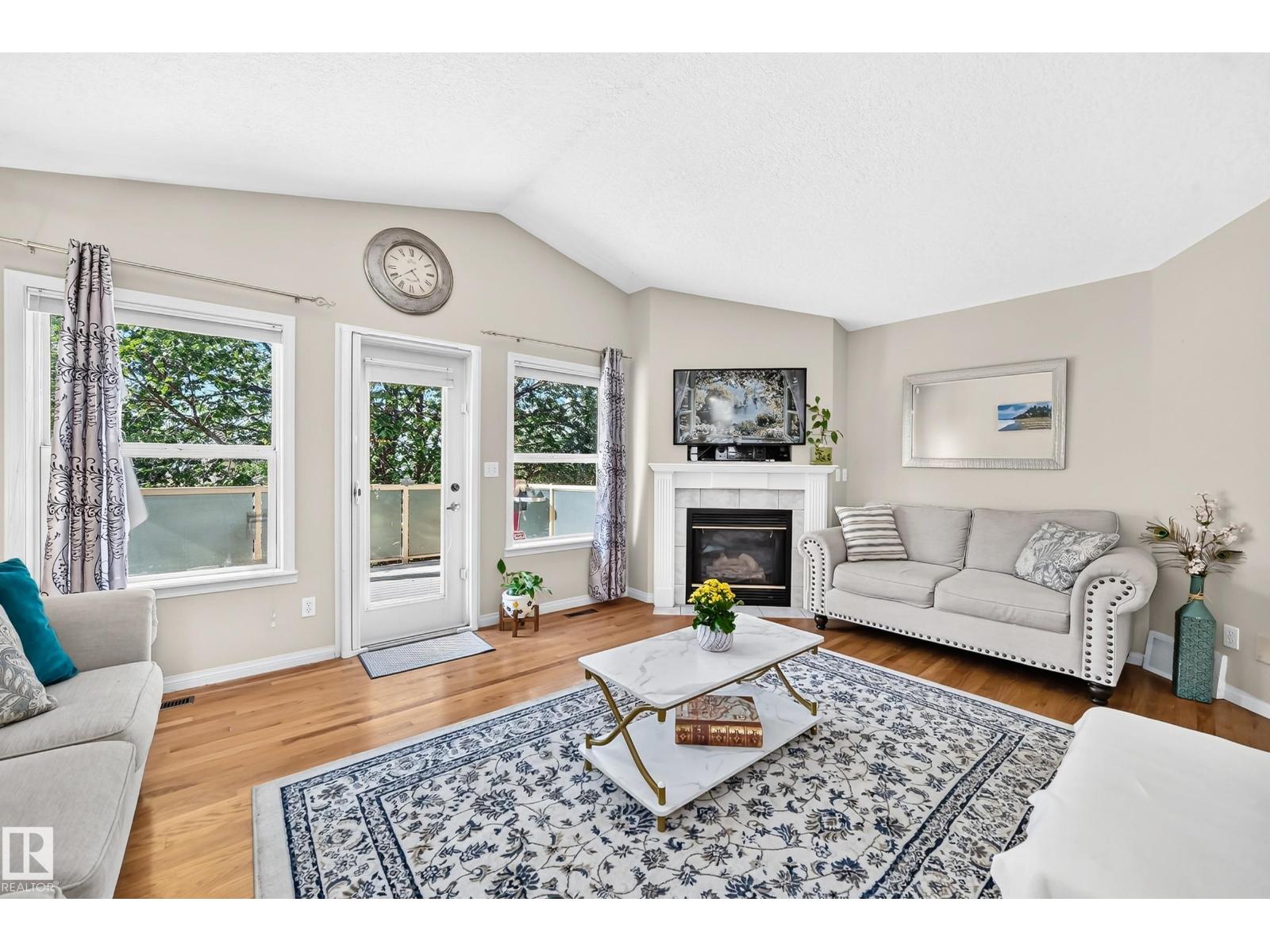 4210 37 AV NW - 8