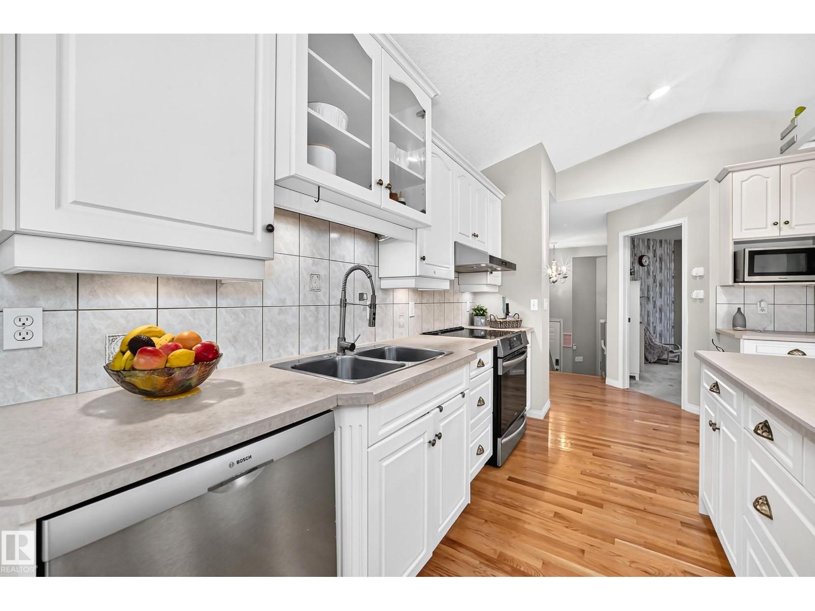 4210 37 AV NW - Image 3