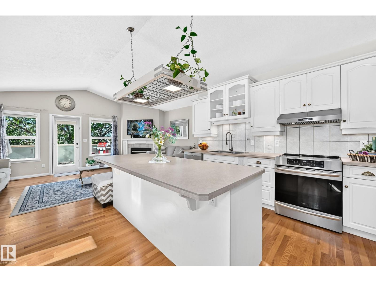 4210 37 AV NW - Image 6