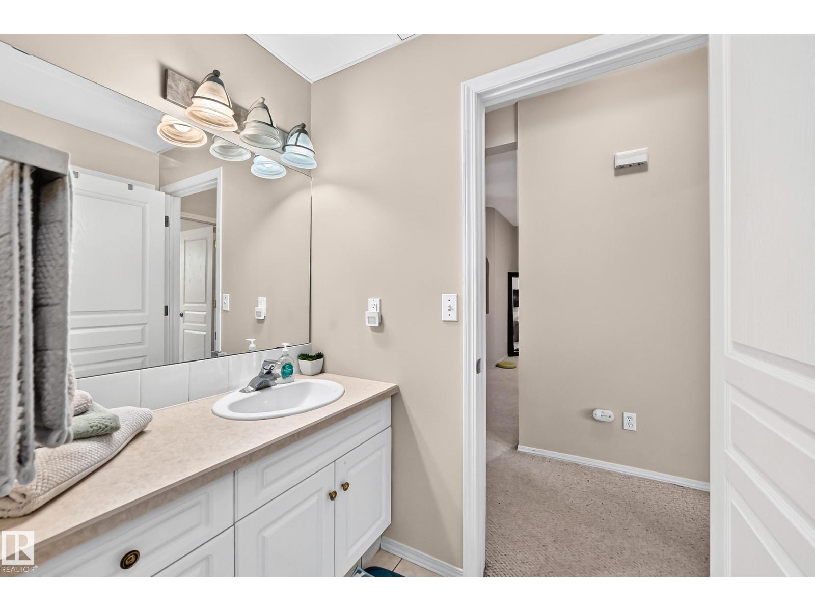 4210 37 AV NW - Image 28
