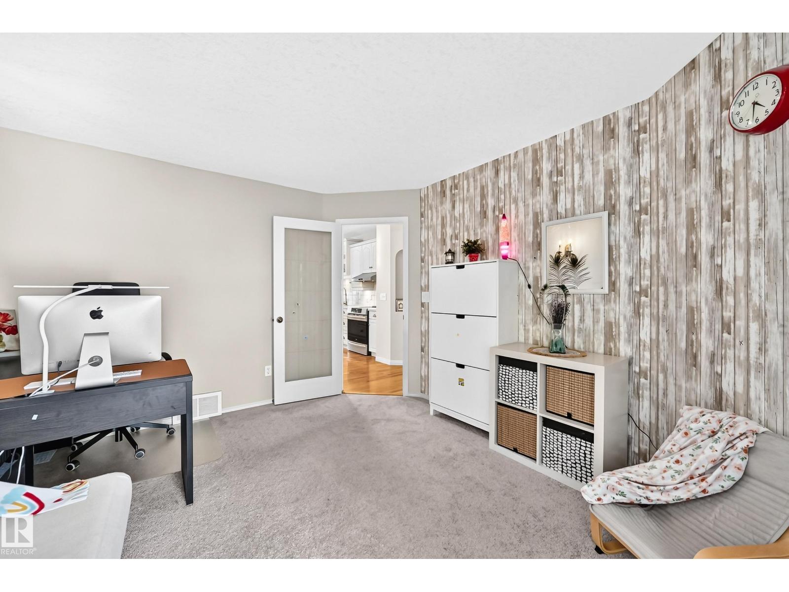 4210 37 AV NW - Image 18