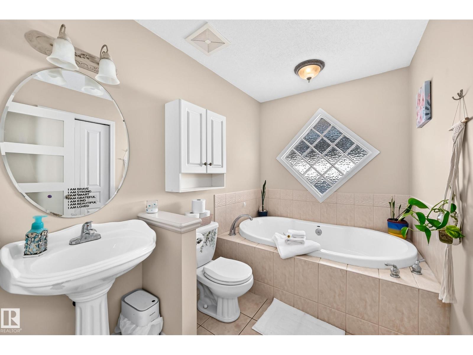 4210 37 AV NW - Image 19