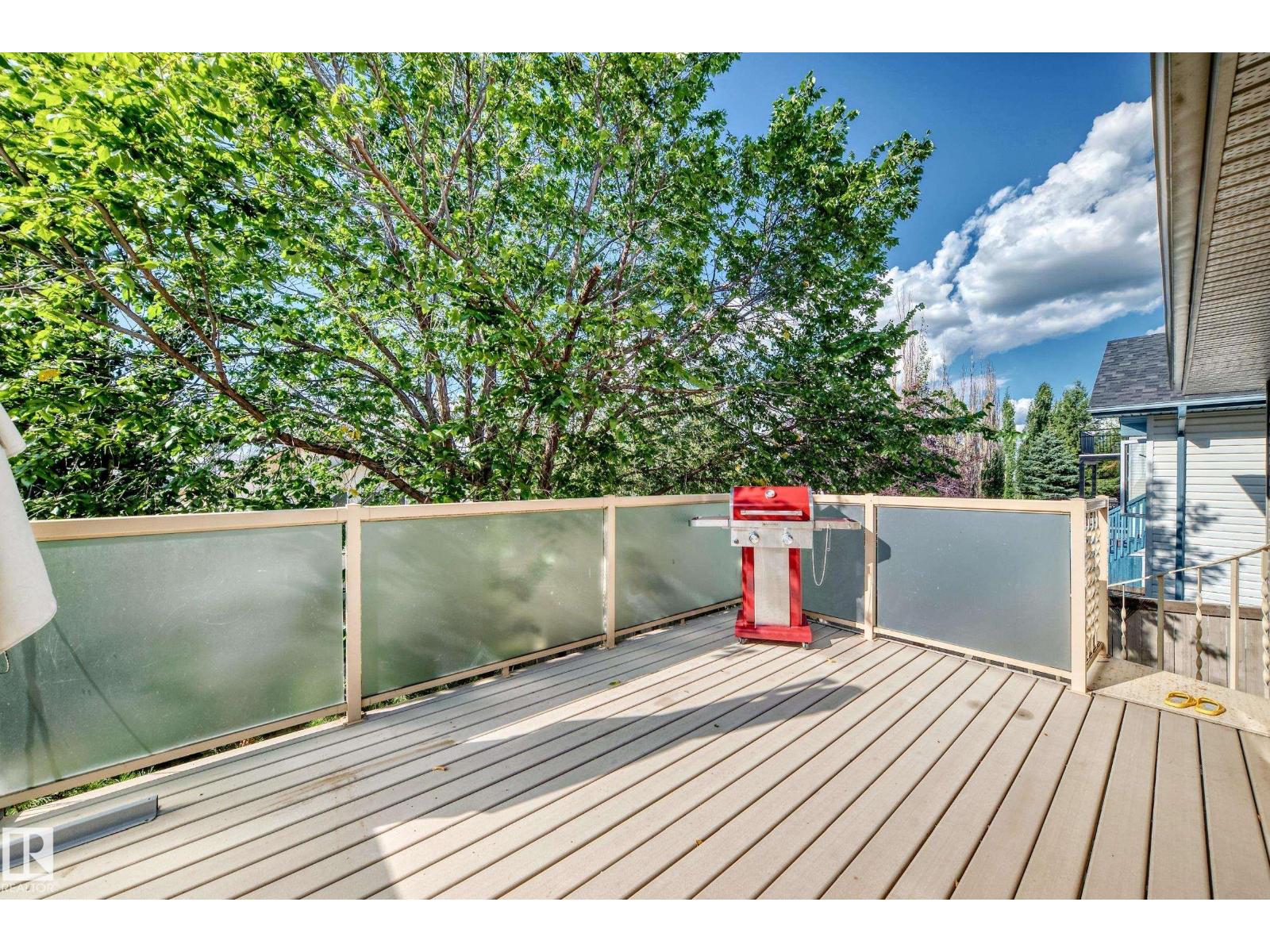 4210 37 AV NW - Image 36