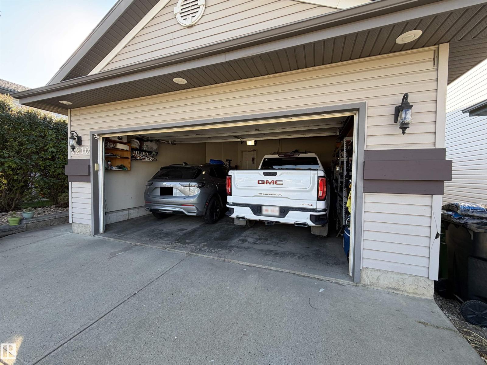 4210 37 AV NW - 35