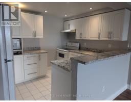 Laundry room - 902 - 175 Cedar Avenue, Richmond Hill, ON L4C9V3 Photo 8