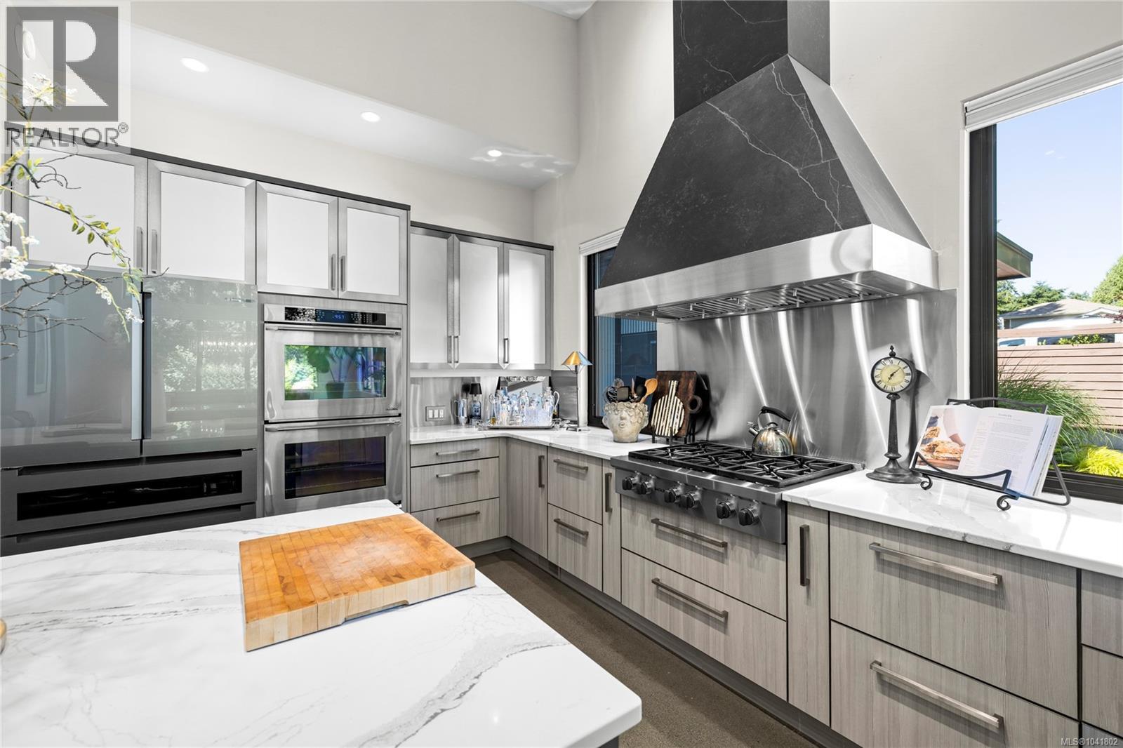 163 Sunningdale Rd E - 30