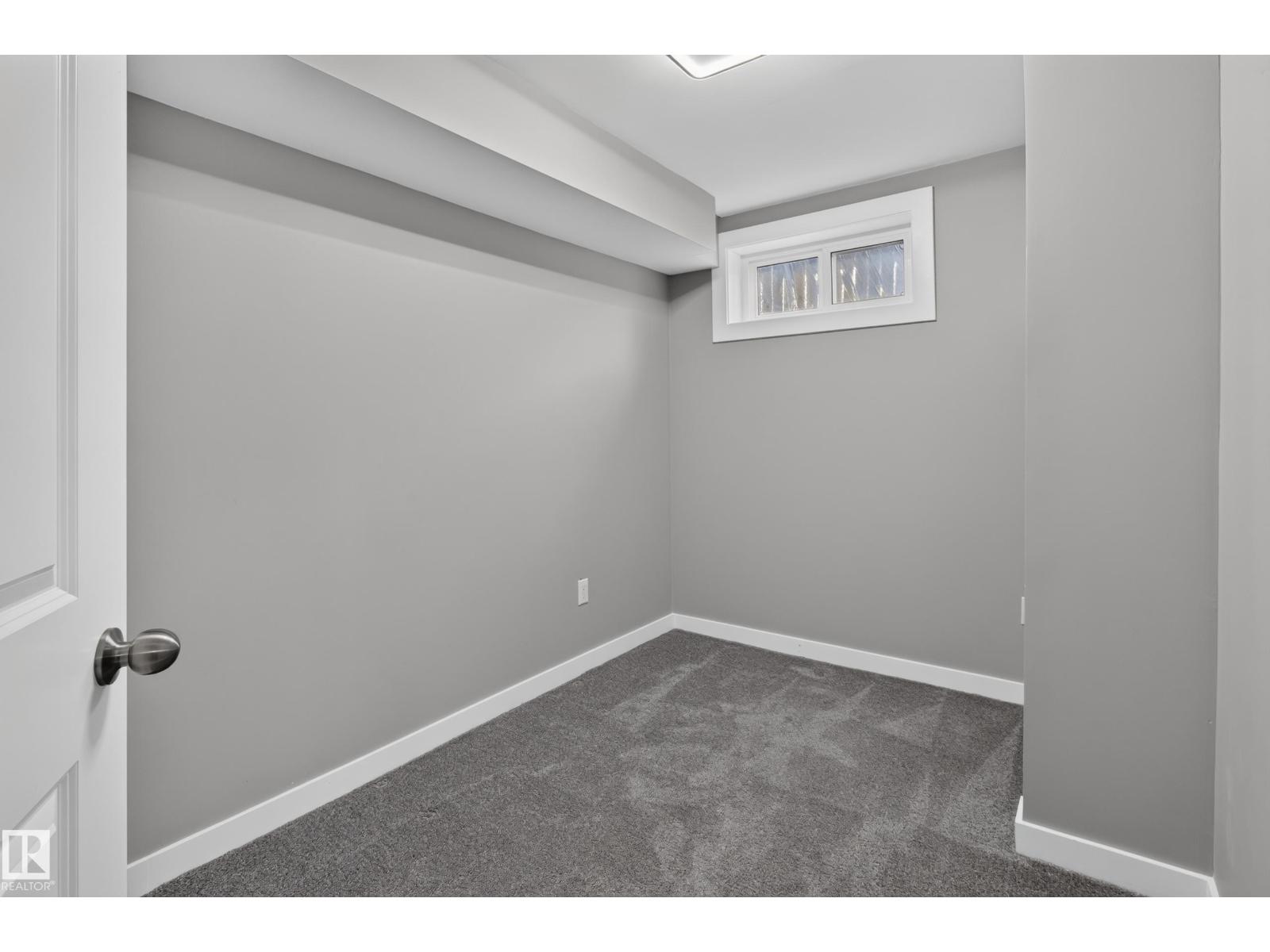 7108 90 AV NW - 40