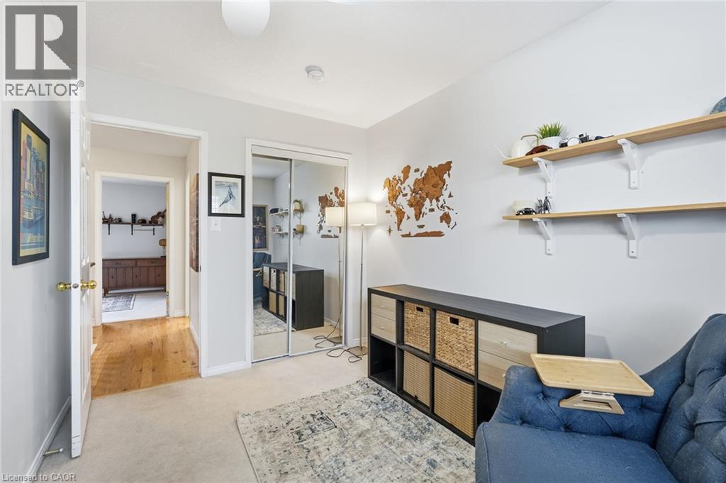 141 CLEGHORN Drive - 22