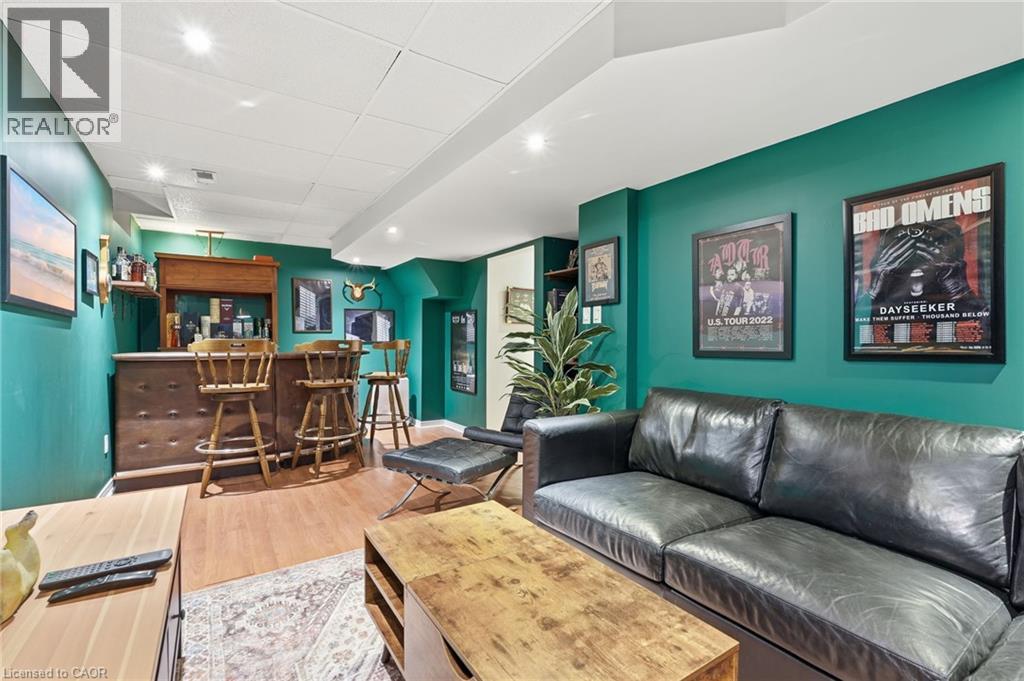 141 CLEGHORN Drive - 31