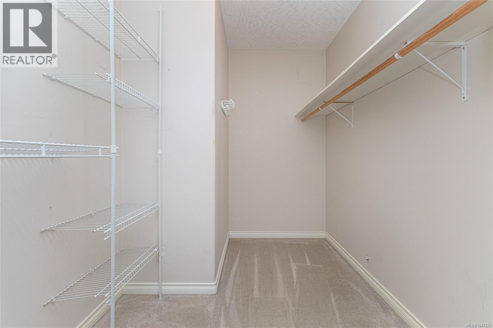 9243 Mainwaring Rd - Image 24