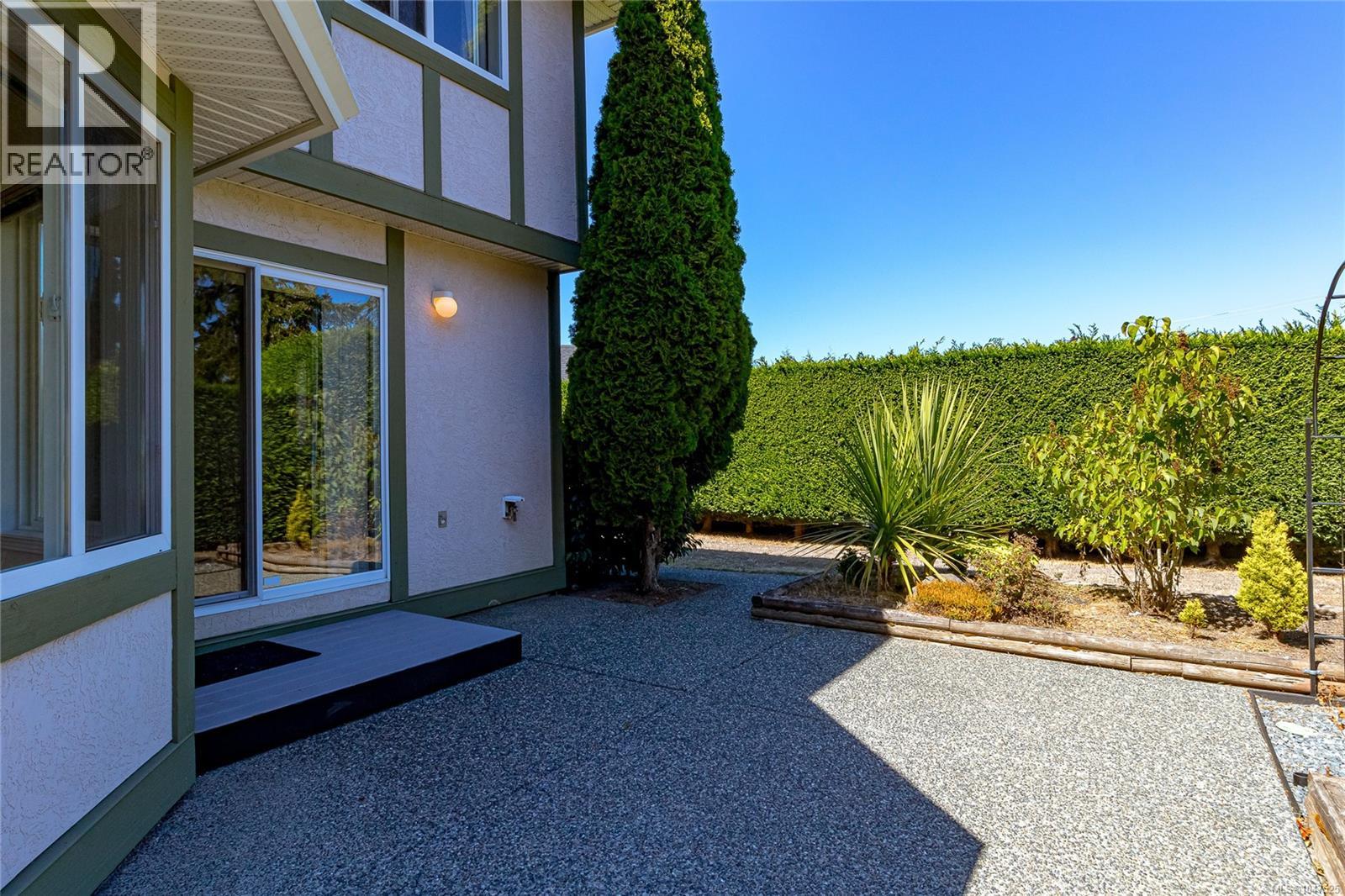 9243 Mainwaring Rd - Image 41