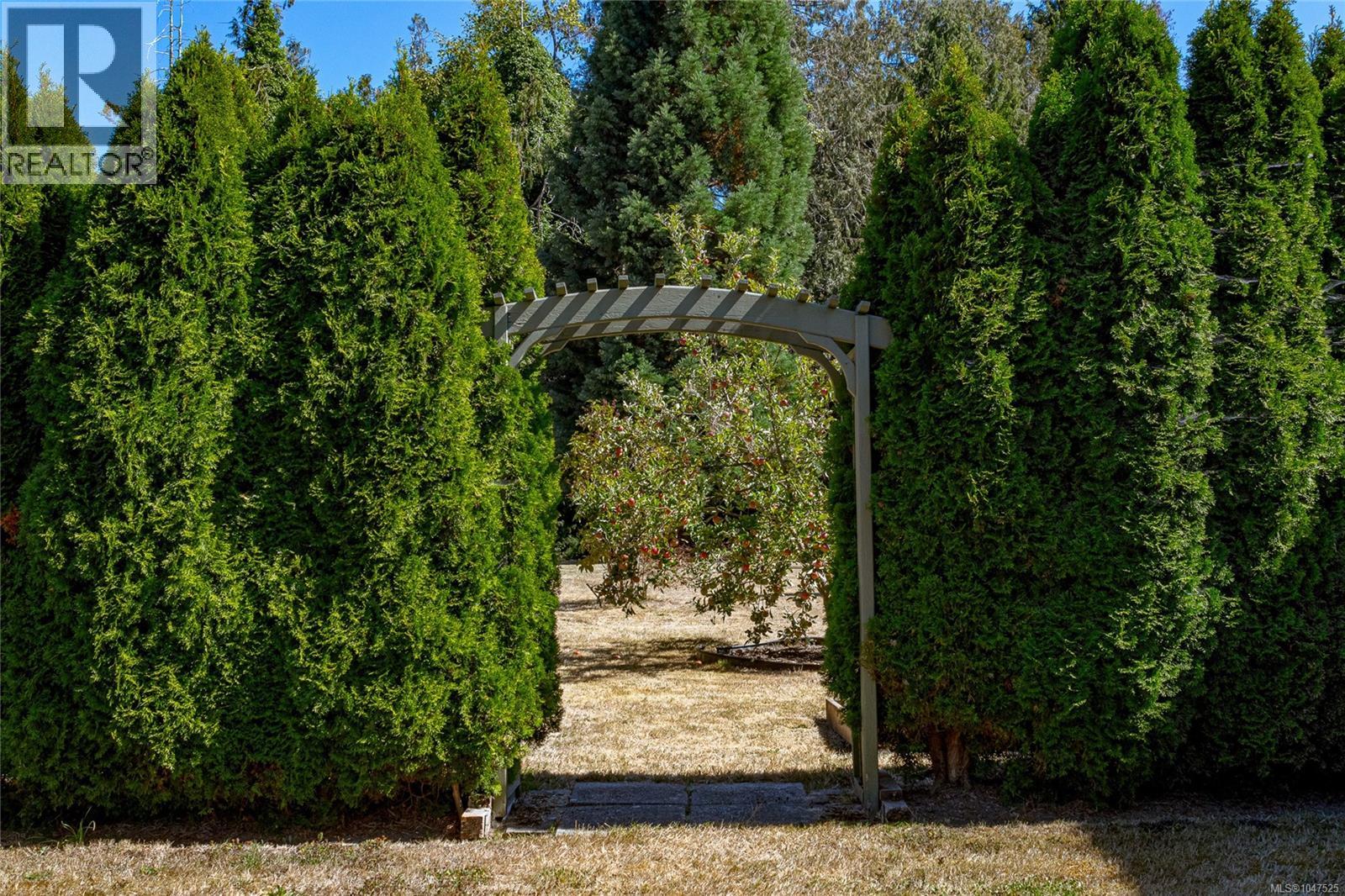 9243 Mainwaring Rd - Image 48