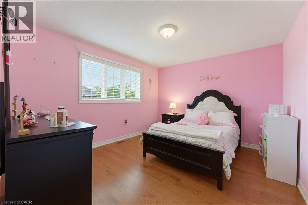 73 DEGROW Crescent - 30