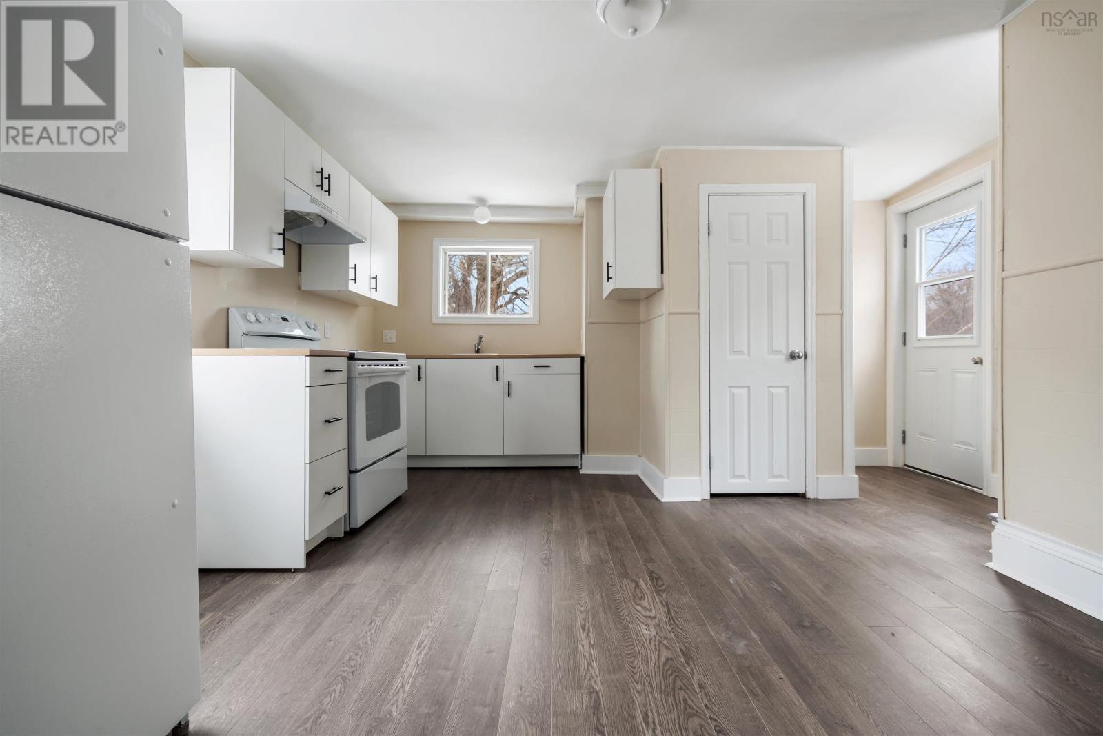 34 A & B St Mary's Street - 28