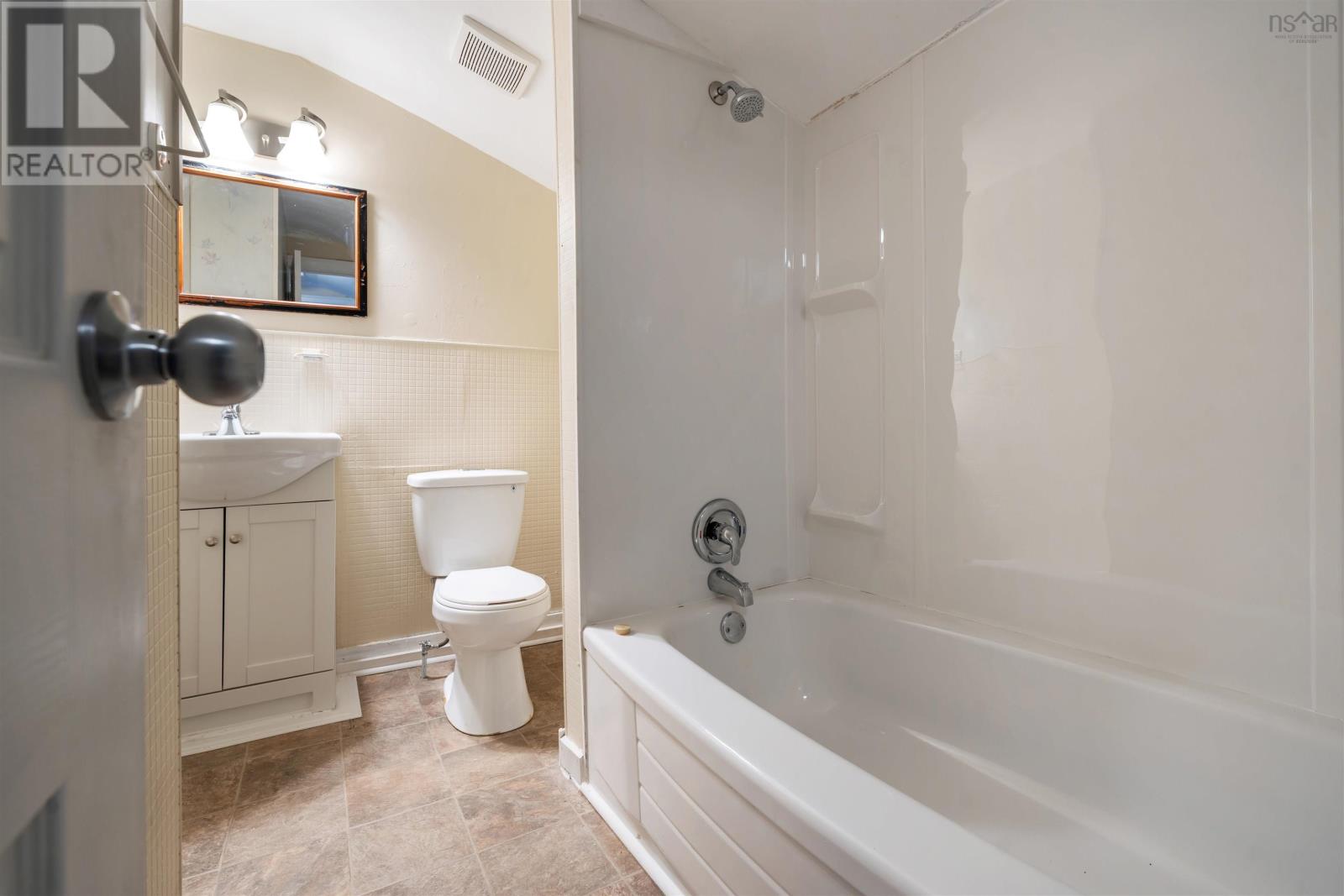 34 A & B St Mary's Street - 41