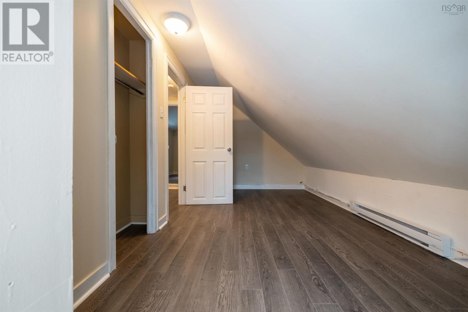 34 A & B St Mary's Street - 44
