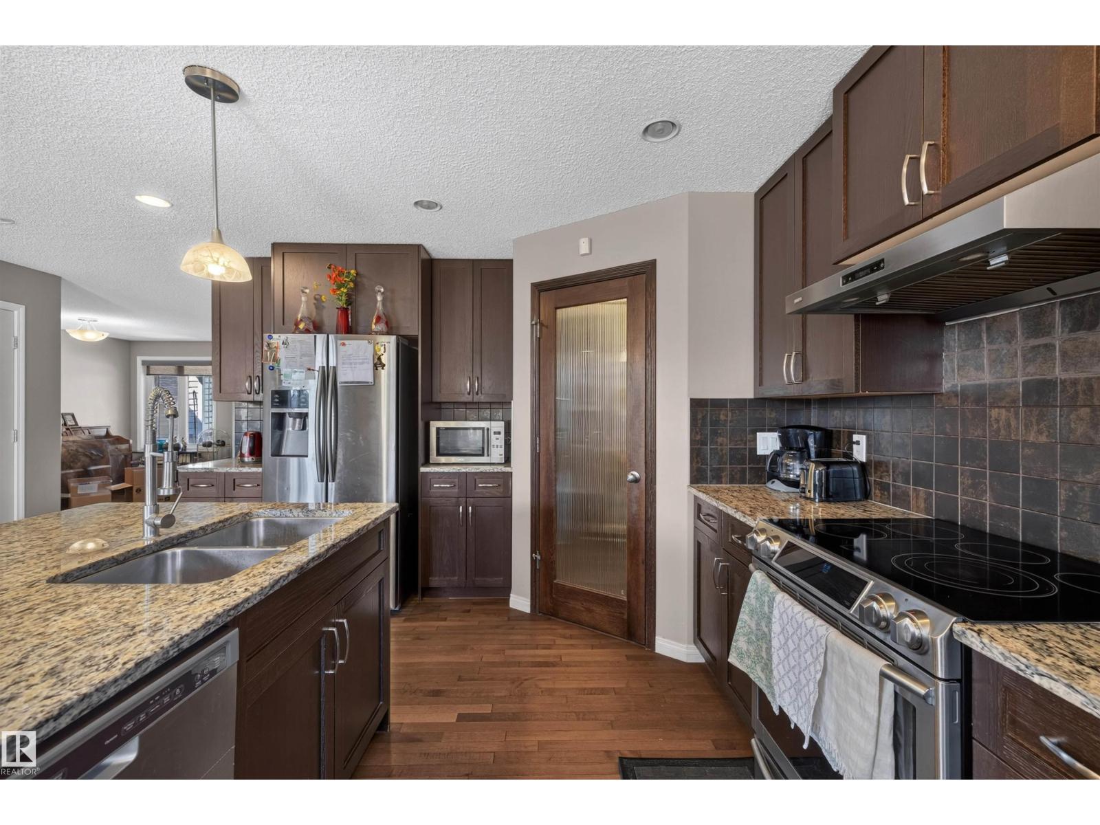 16515 139 ST NW - 9