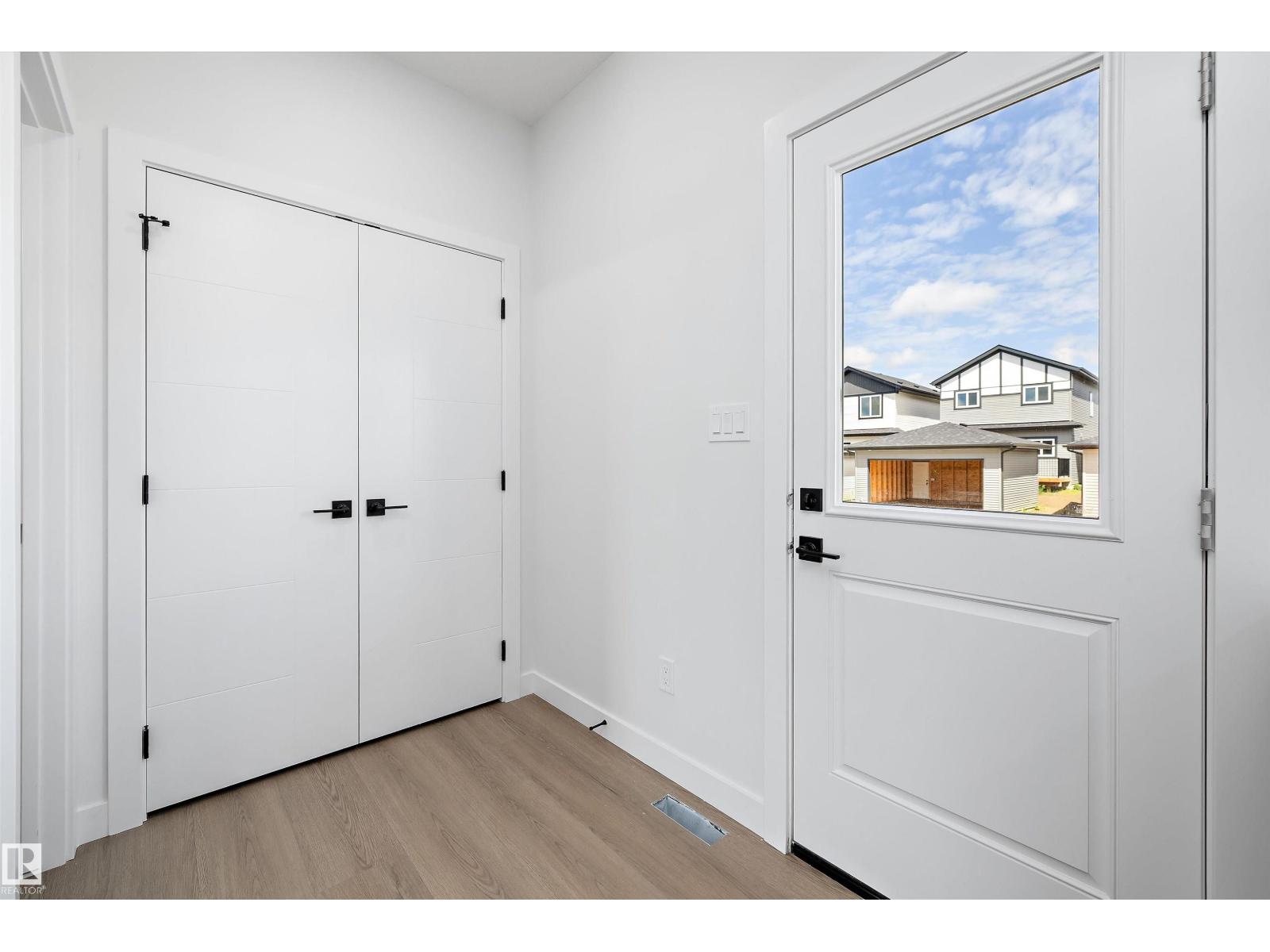 523 Robinson BV - Image 16
