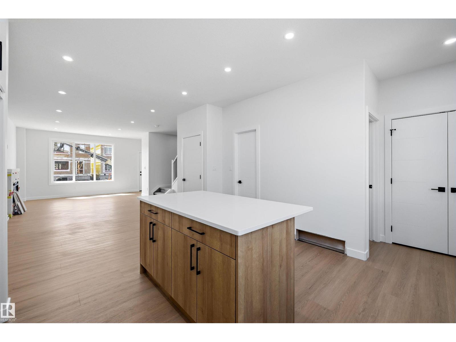 523 Robinson BV - Image 14